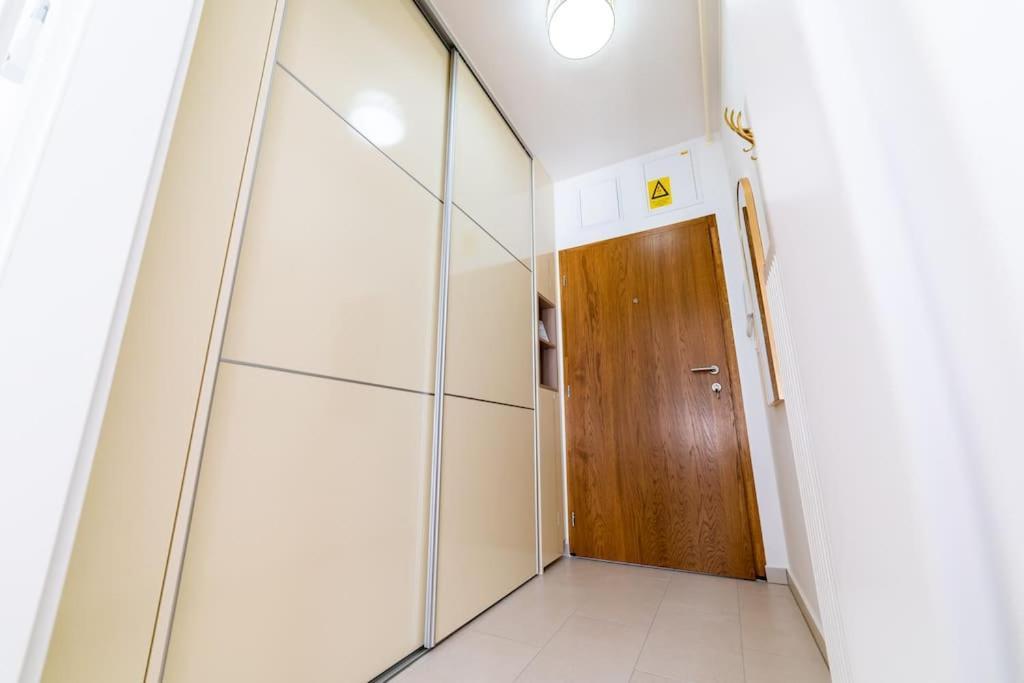 Apartman Lux Self Check-In Virovitica Exterior photo