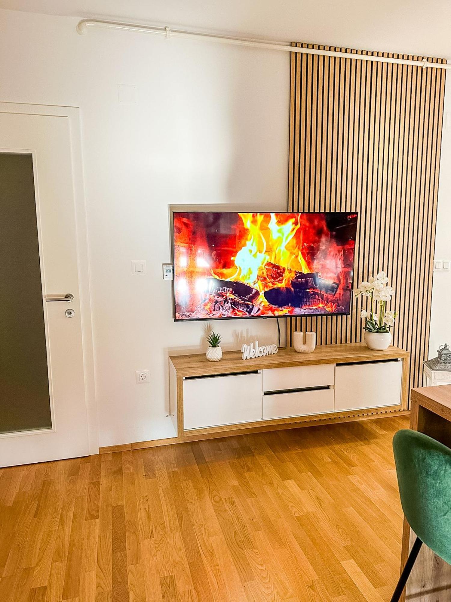Apartman Lux Self Check-In Virovitica Exterior photo